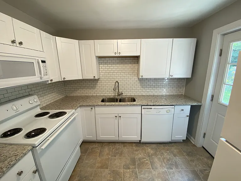 1420 Rose Ann Ln #1 — Photo 11