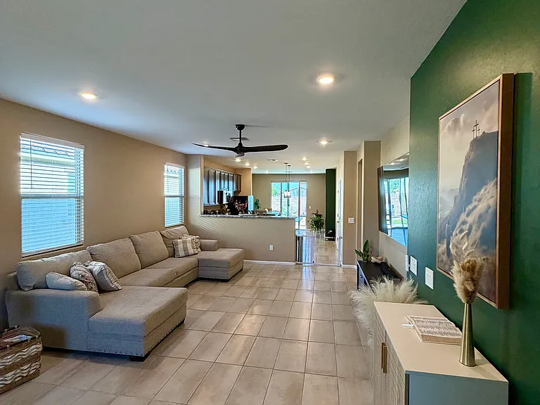 2623 Stanhurst Ave — Photo 1