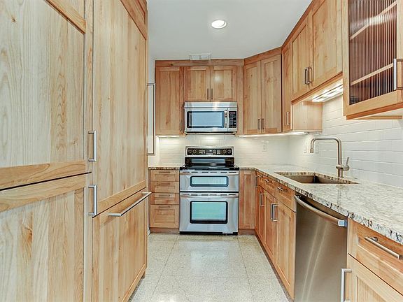 4th image of 3614 Montrose Blvd Unit 800