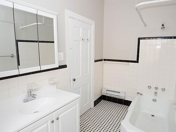 5th image of 1218 Spruce St #16035960