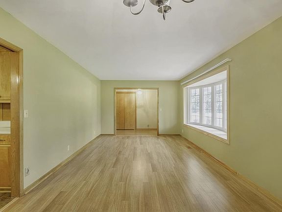 4th image of 715 Lolita Dr