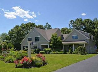 3 Apple Tree Ln, Cape Elizabeth, ME 04107