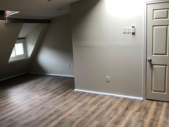 3rd image of 4844 Cedar Ave #D2