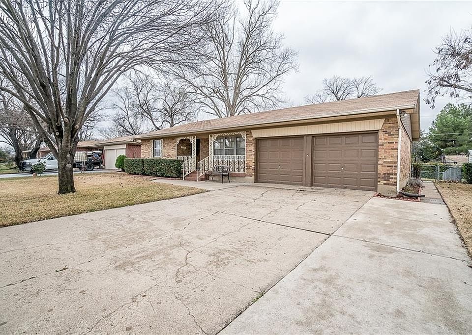 1st image of 2114 Lynbrook Ln
