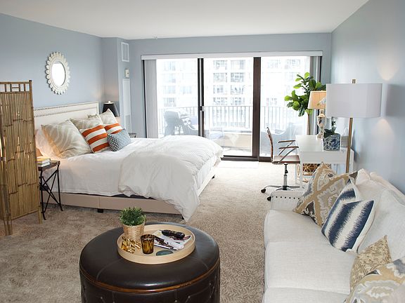 2nd image of 2020 N Lincoln Park W APT 17L
