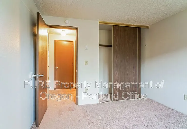 Parkway Garden — Photo 38