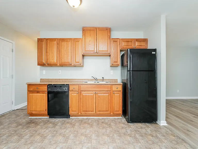 3213 Kings Glen Dr — Photo 7