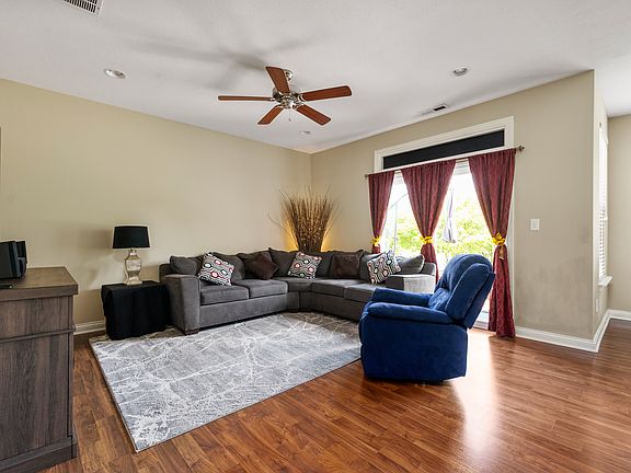 5th image of 231 Coatsville Dr