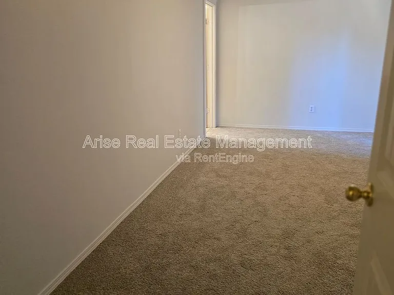 803 SE Kierra Pl — Photo 11
