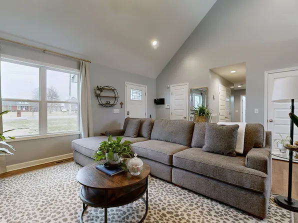 1027 Meridian Dr, Castalian Springs, TN 37031