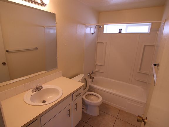 5th image of 821 N Fanning Ave APT 4