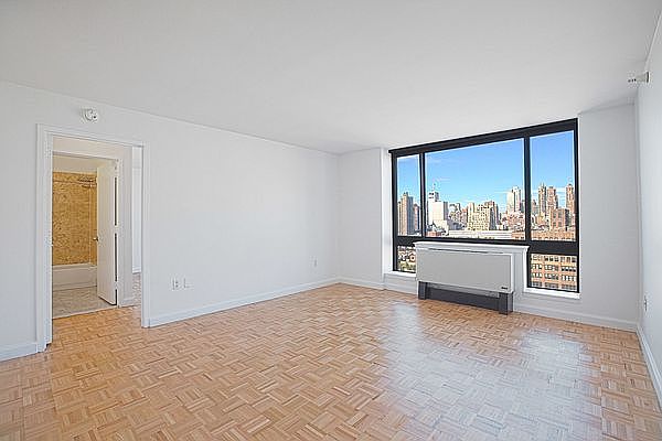 1st image of 360 W 43rd St APT S11e