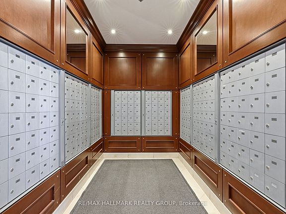 5th image of 200 Rideau St #809