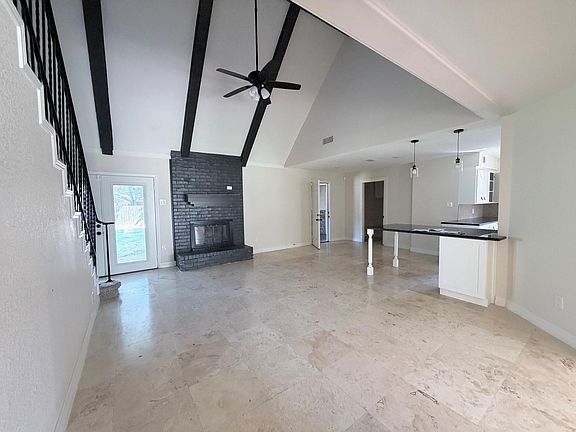 5th image of 113 Buttercup St