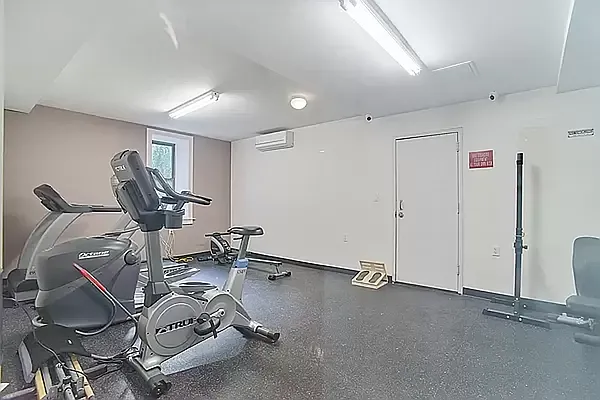 Rented by Qwest Residential Downtown LLC | media 8