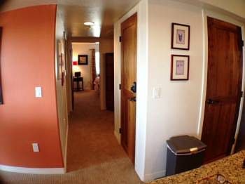 5th image of 801 W Hawthorn St Unit 404