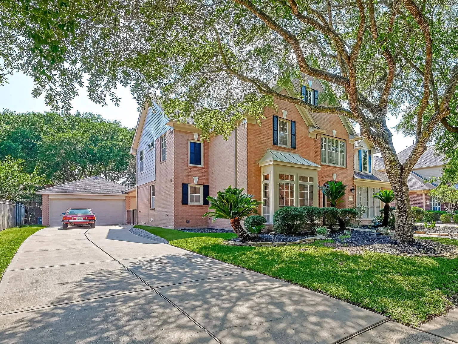 5 bed, 3.5 bath, 3649 sqft, $3,800 — Photo 4