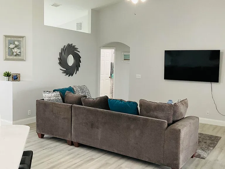854 SW Paar Dr — Photo 5