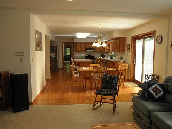3rd image of 2886 Country Club Ln