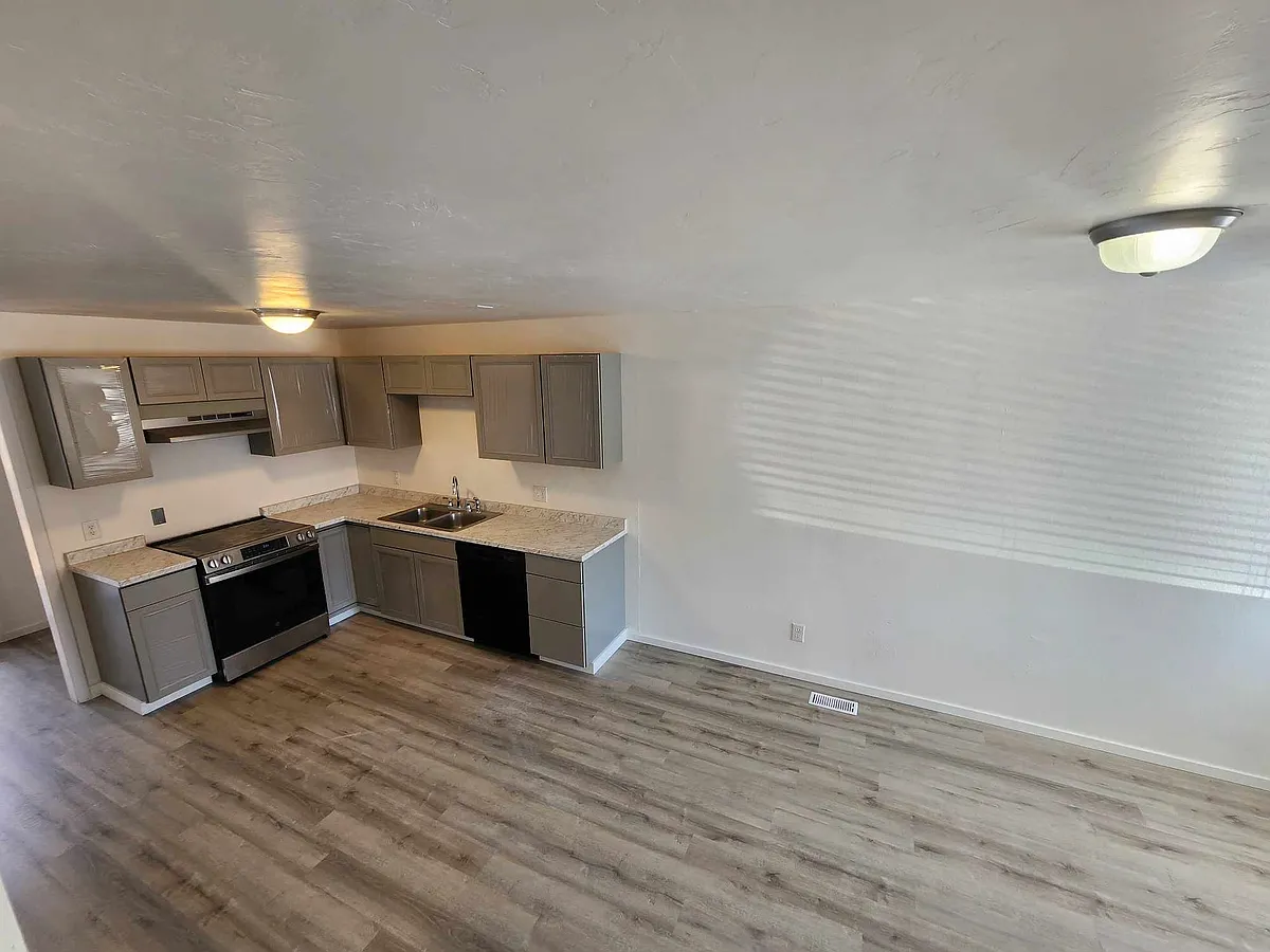 Building Photo - 461 Topaz Dr #C