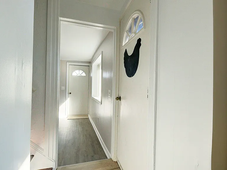 Rein Ave — Photo 11