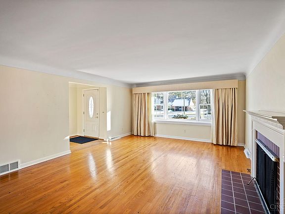 3rd image of 7466 Glenover Dr
