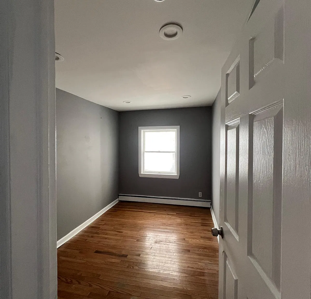 3 bed, $2,200 — Photo 2