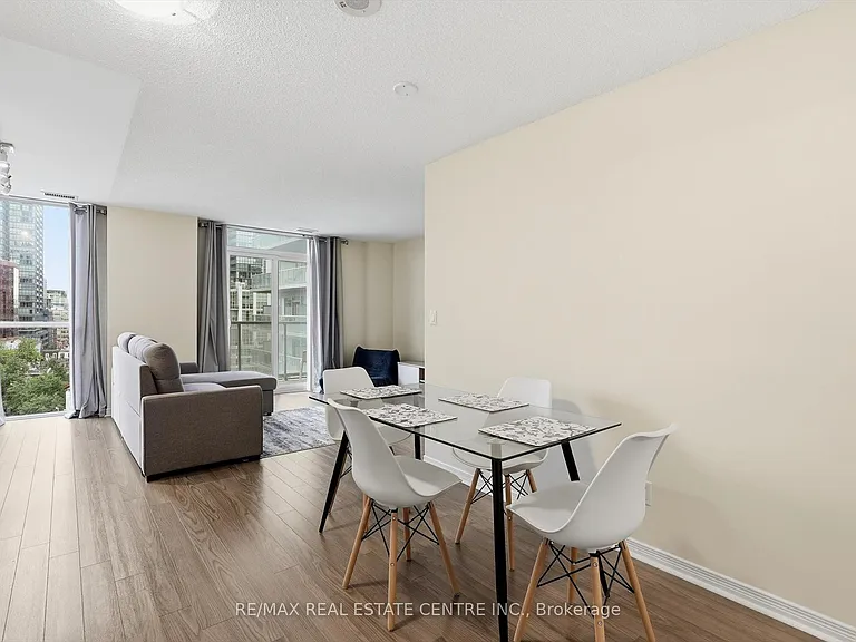 352 Front St W #1010 — Photo 6