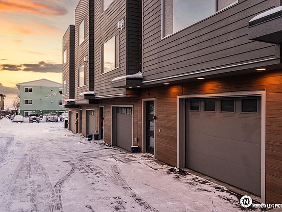 2nd image of 727 O St APT 2