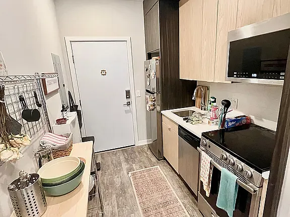 1730 Ridge Ave #2R — Photo 3