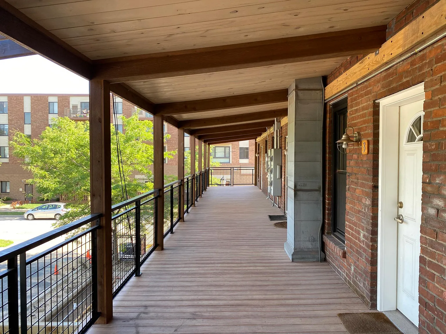 2201 Central Ave NE — Photo 3