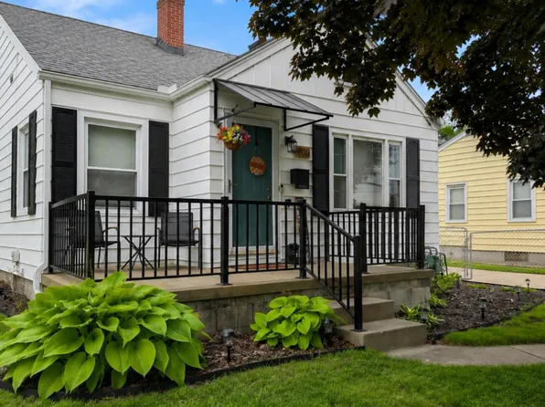 906 7th St, Maumee, OH 43537
