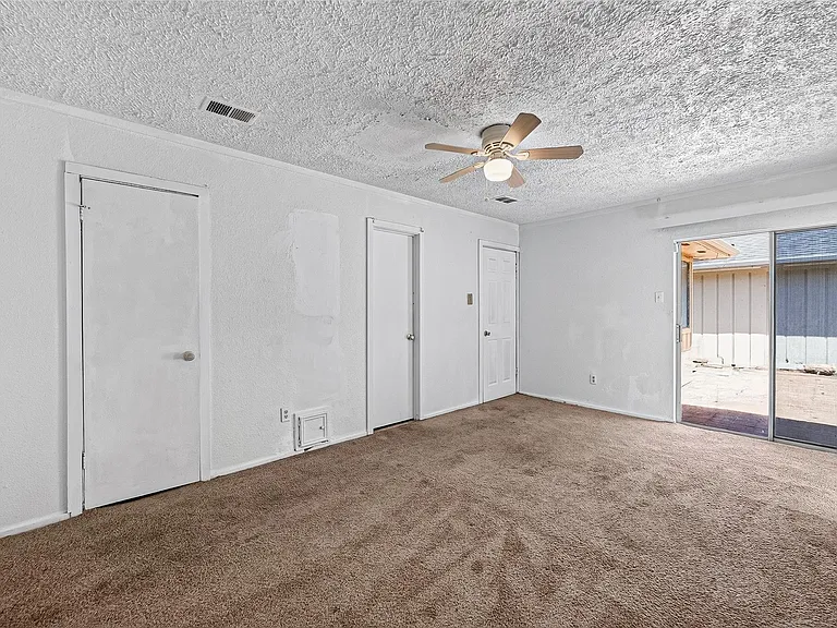 4632 Greenwood Dr — Photo 16