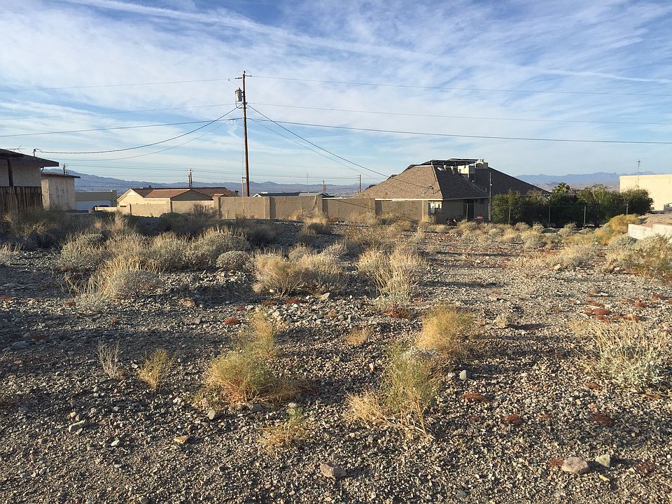 1st image of 865 Desert View Dr
