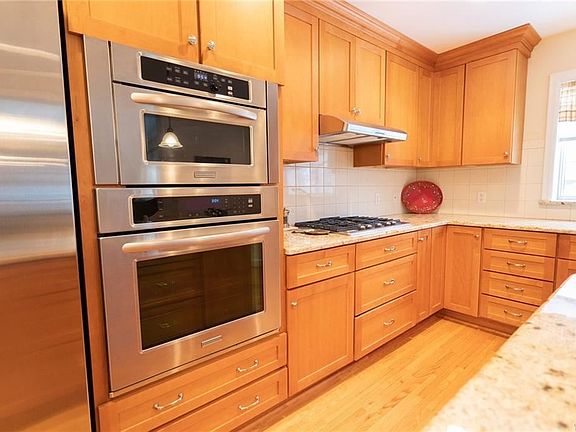 4th image of 335 Berryman Dr