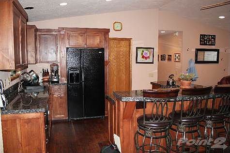 210 Rain Shadow Drive - Kitchen