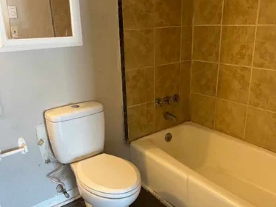 2nd image of 24 Wedgewood Dr APT L