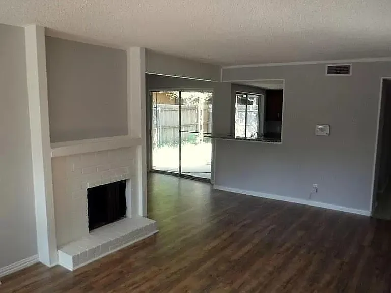 2635 Nina Cir — Photo 2