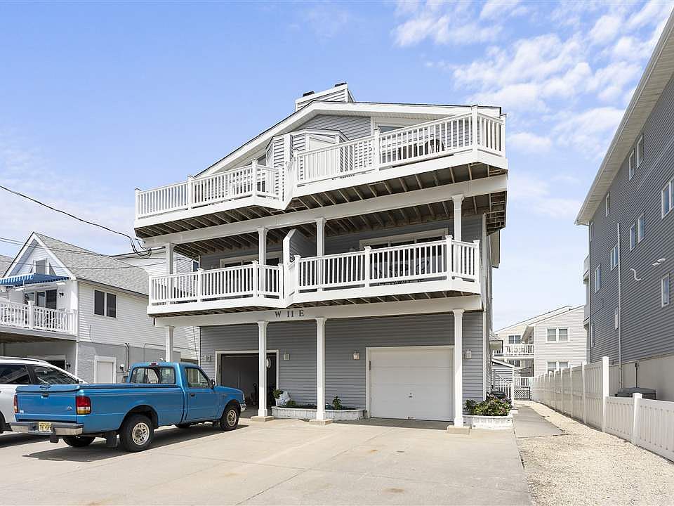 1st image of 11 63rd St E Unit Sea