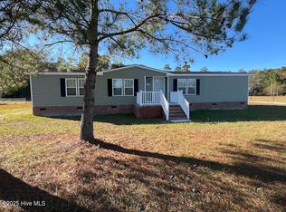 542 Red Oak Farm Rd, Tar Heel, NC 28392