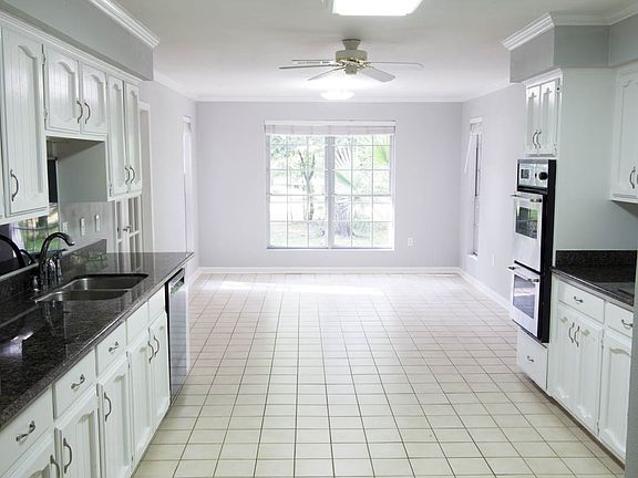 3rd image of 7736 Conestoga Dr