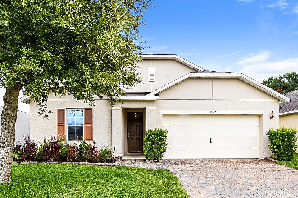 4 bed, 2.0 bath, 1751 sqft, $2,070 — Photo 1