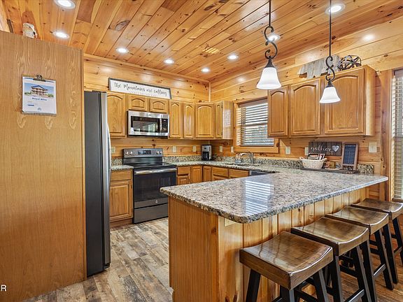 5th image of 324 Oak Vista Ct