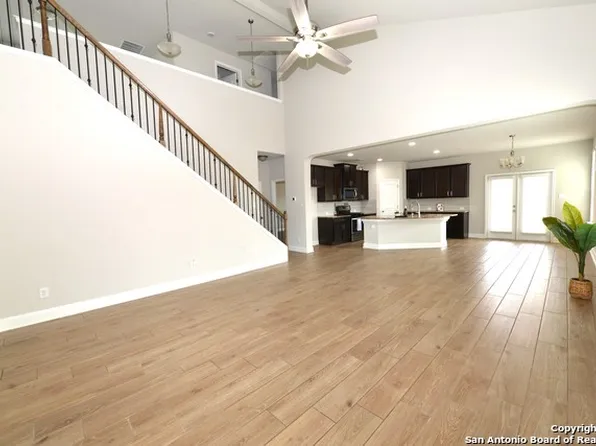 5922 Akin Pl, San Antonio, TX 78261