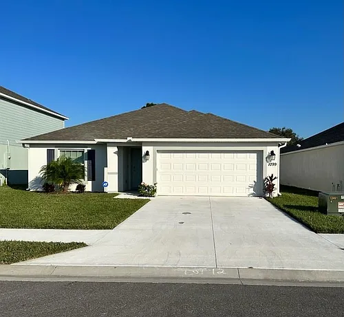 1099 Dania Cir NE Photo 1