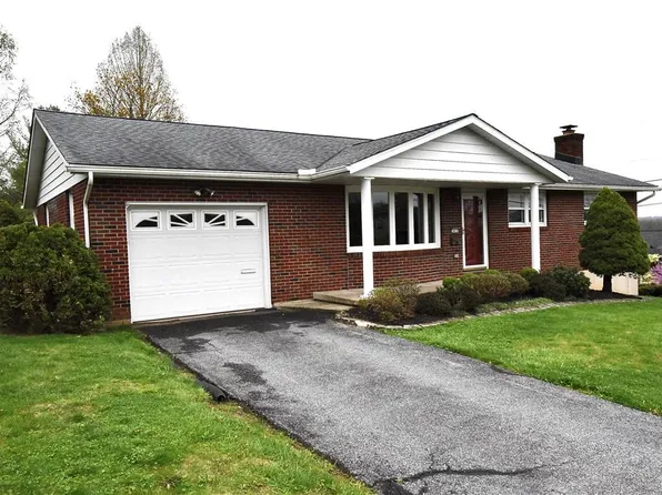 3412 Iron St, Whitehall, PA 18052