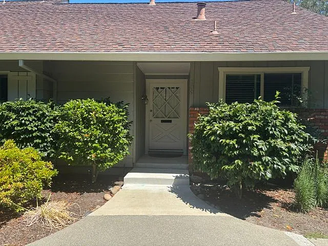 109 Miramonte Dr — Photo 3