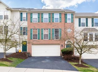 634 Village Green Blvd E, Mars, PA 16046