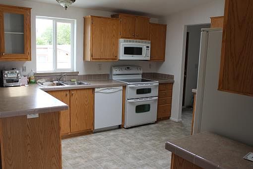 2nd image of 307 Deer Lodge Ave