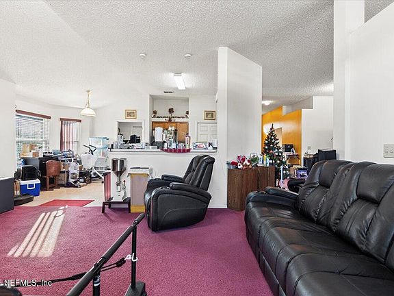 4th image of 1985 WILLESDON Drive E